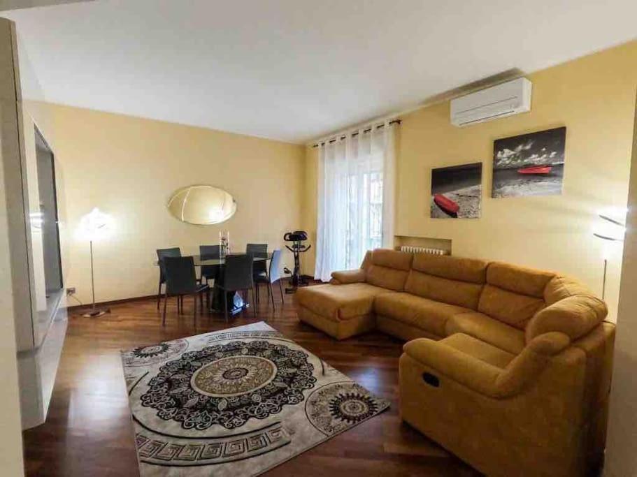 Appartamento Grazioso Con Parcheggio Privato Piacenza Eksteriør billede